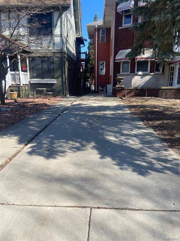 Wyandotte, MI 48192,2715 BIDDLE Avenue