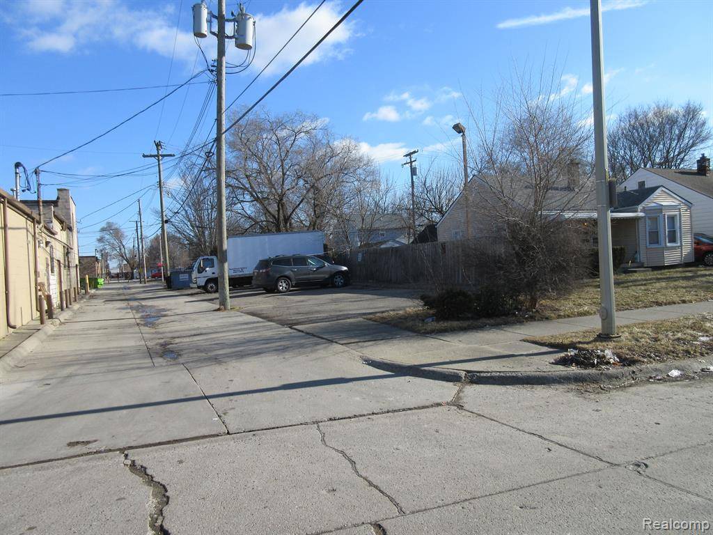 Detroit, MI 48225,19200 KELLY Road