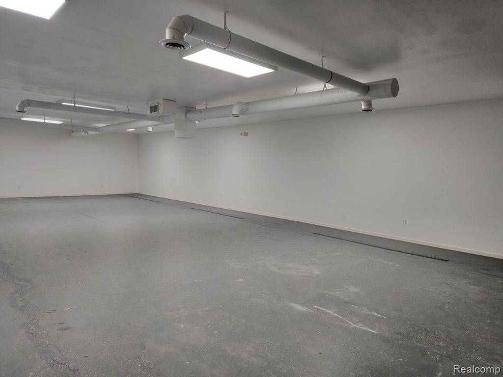 Eastpointe, MI 48021,16914 E 9 MILE Road
