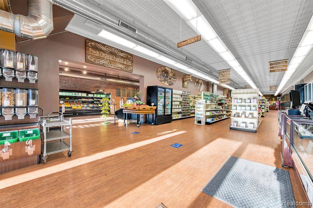 Wyandotte, MI 48192,2948 BIDDLE Avenue