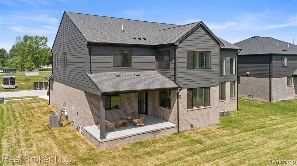 New Baltimore, MI 48047,35683 KILKENNY Drive