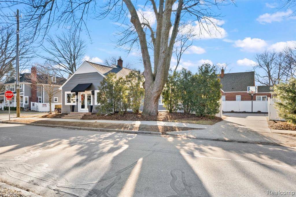 Royal Oak, MI 48067,520 Kayser Avenue