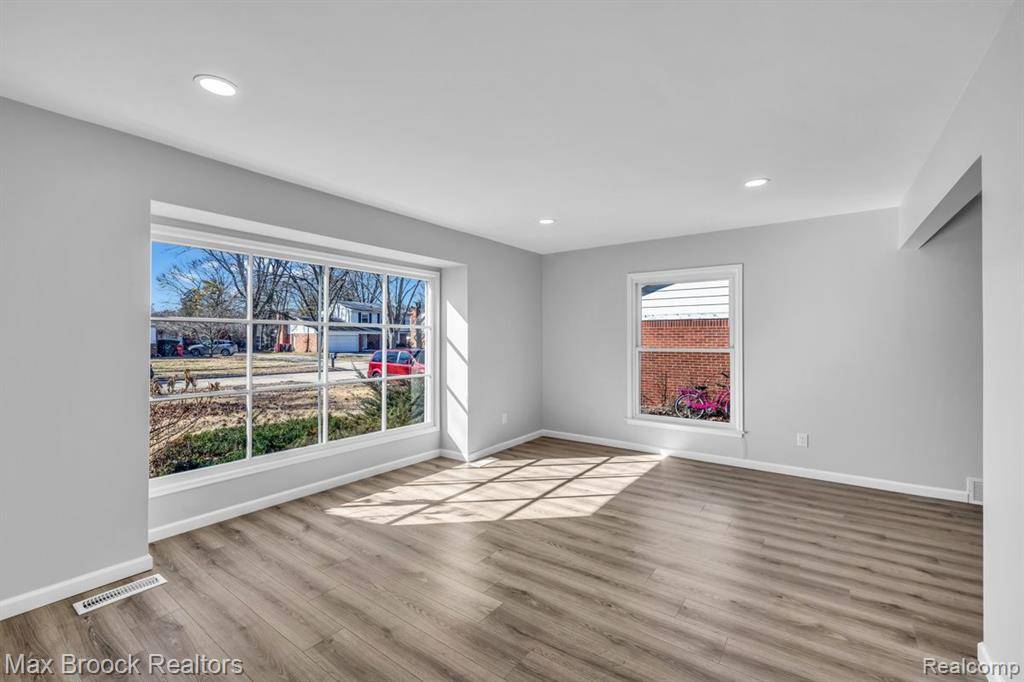 Southfield, MI 48076,27046 CHARLES Drive
