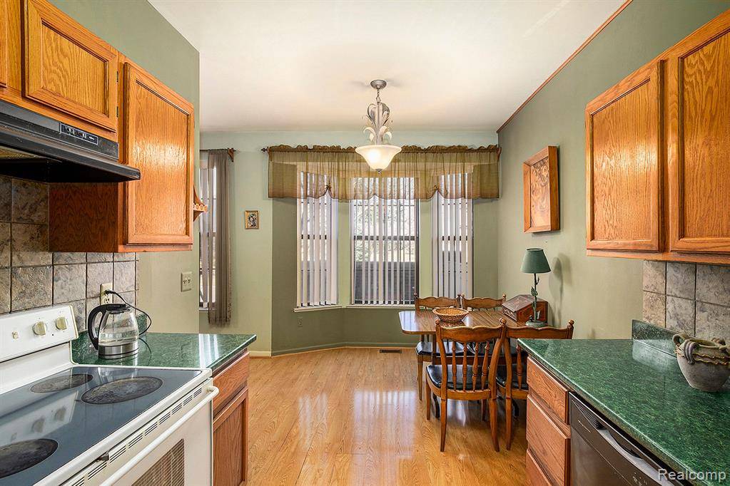 West Bloomfield Twp, MI 48322,7388 BARRINGTON