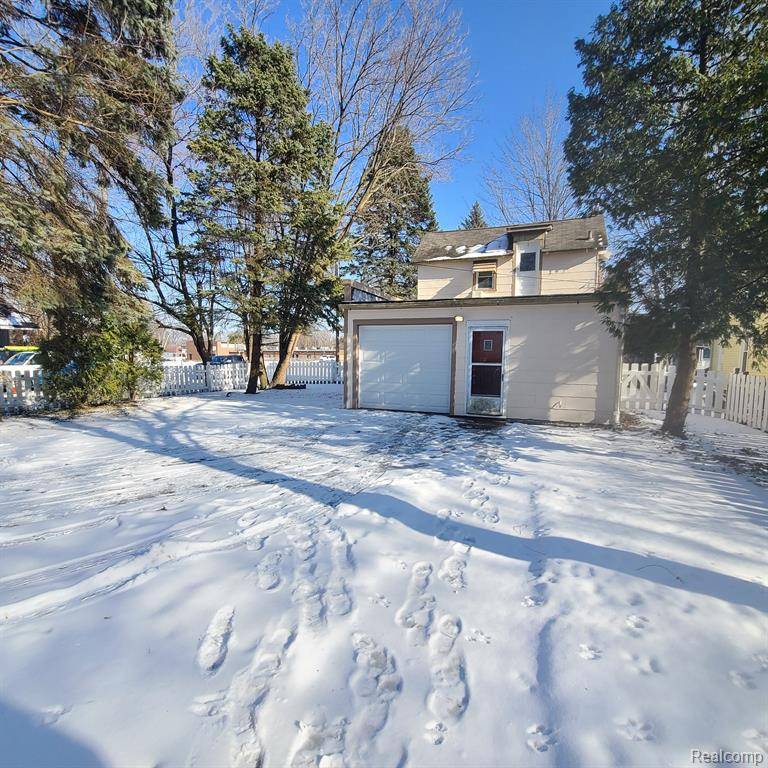 Mt. Clemens, MI 48043,39 STAPLETON Street