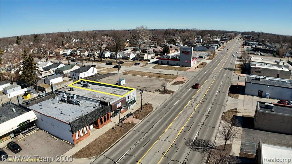 Dearborn Heights, MI 48127,25022 W WARREN Street