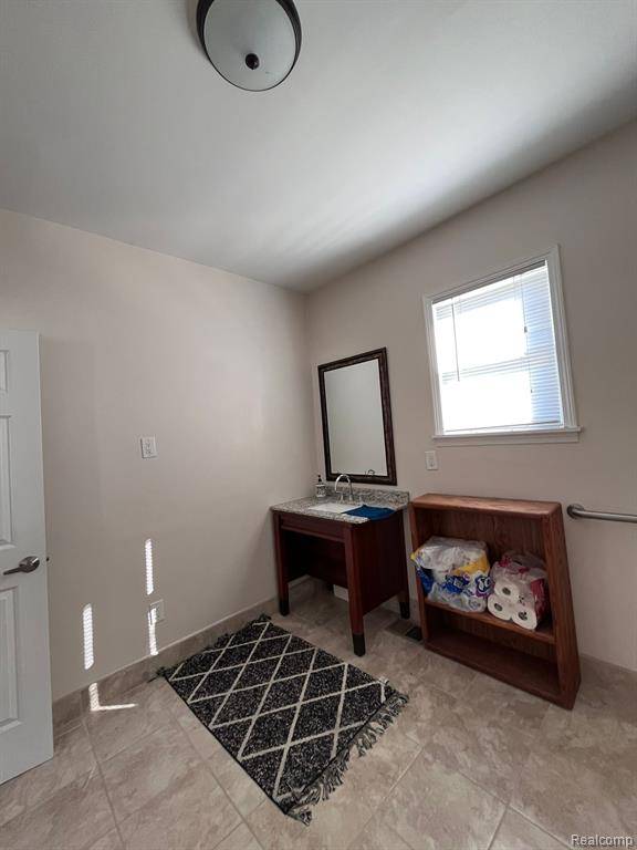 Rochester Hills, MI 48309,2175 W AUBURN Road