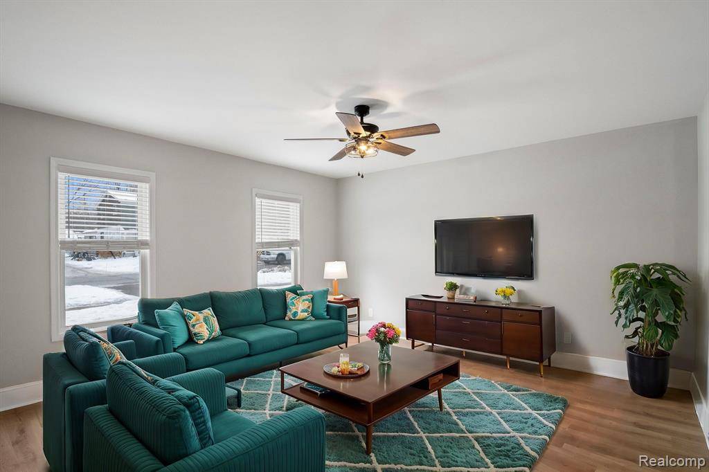 Milford Vlg, MI 48381,119 E WASHINGTON ST