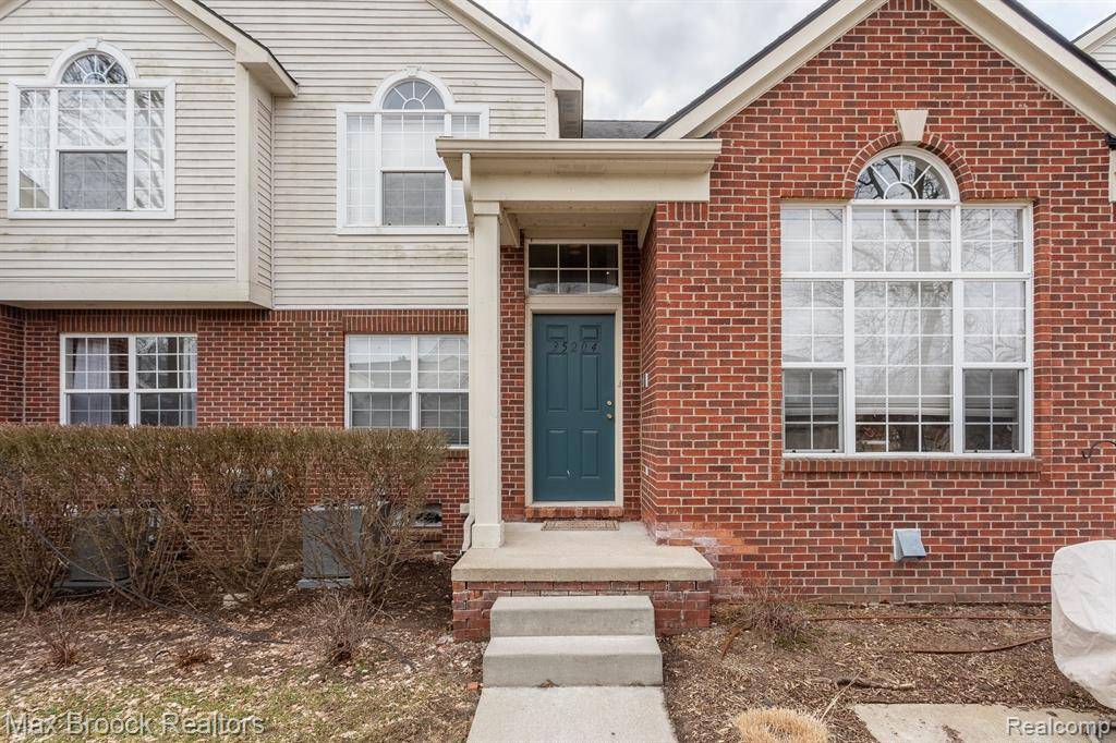 Commerce Twp, MI 48390,35204 EMMA Circle