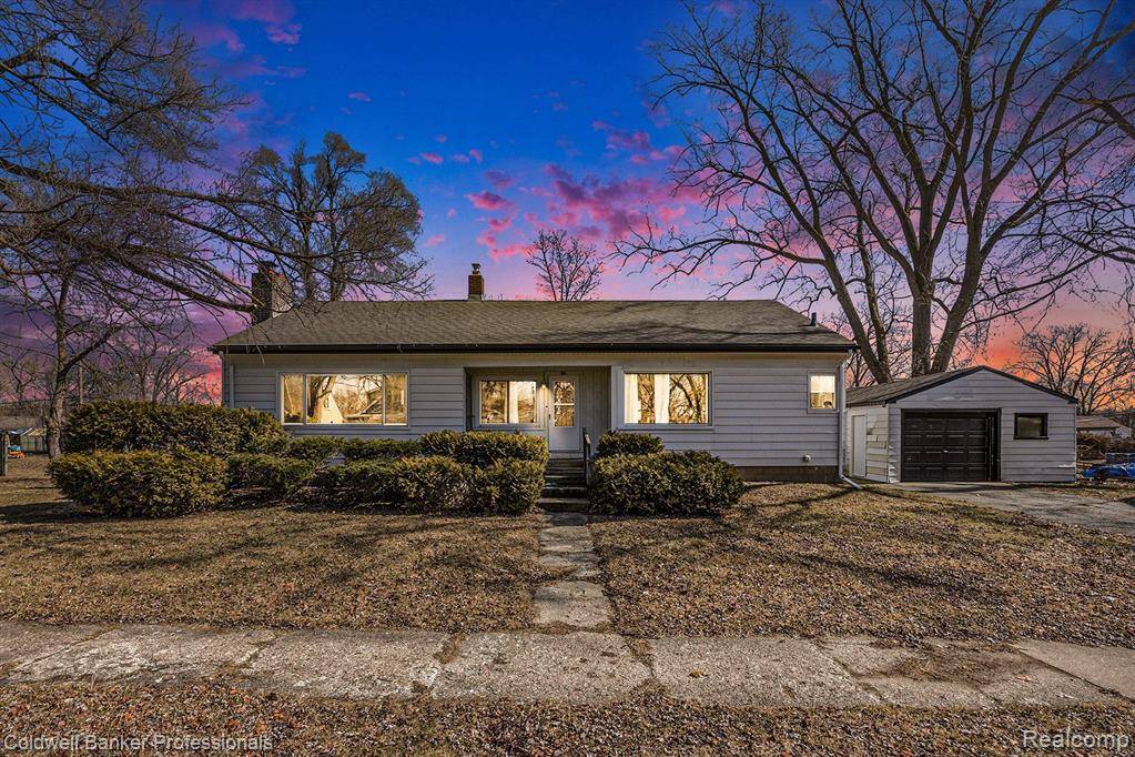 Waterford Twp, MI 48328,48 LINABURY Avenue
