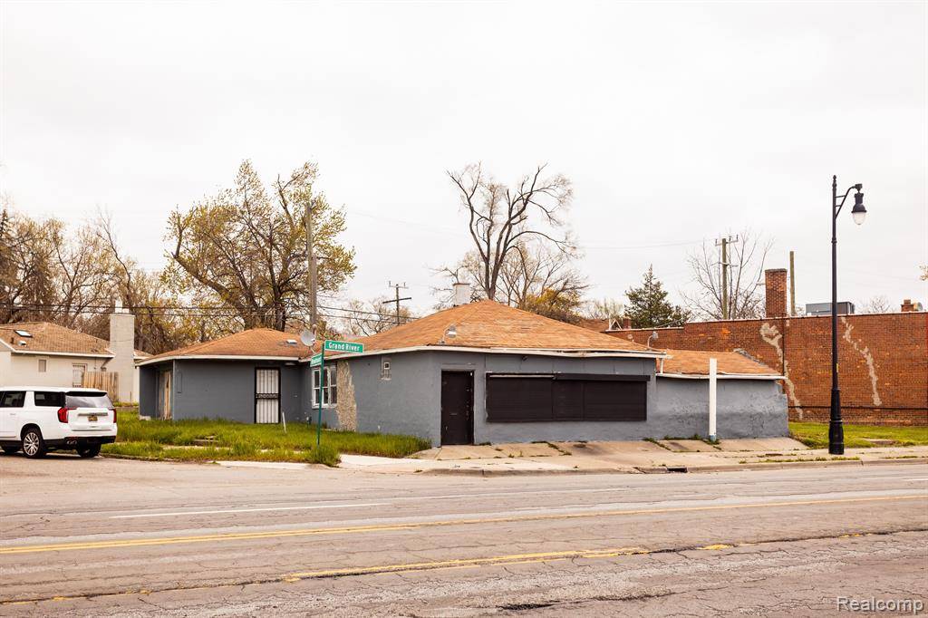 Detroit, MI 48227,16360 GRAND RIVER Avenue