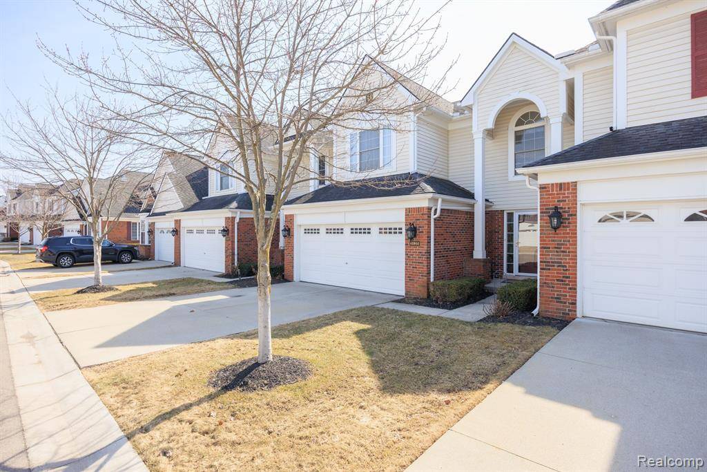 Novi, MI 48377,41861 YEATS Drive
