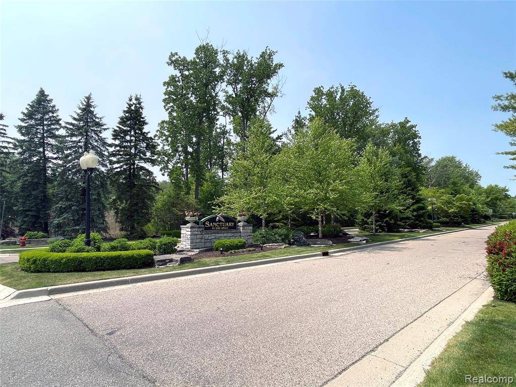 Rochester Hills, MI 48309,3845 Winding Brook Circle