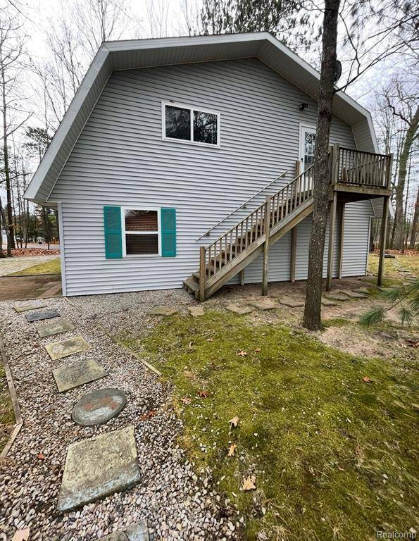 Roscommon Twp, MI 48653,9887 W HIGGINS LAKE Drive