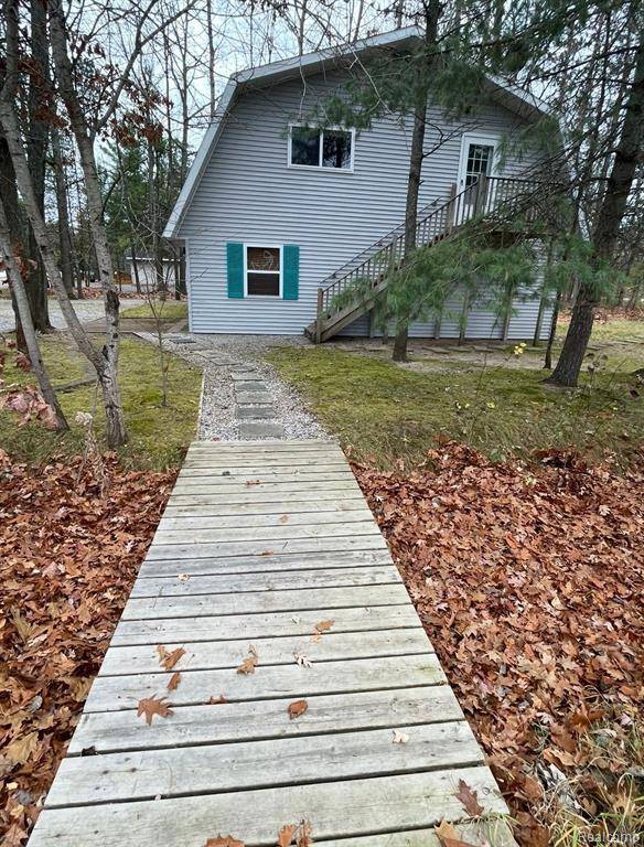 Roscommon Twp, MI 48653,9887 W HIGGINS LAKE Drive