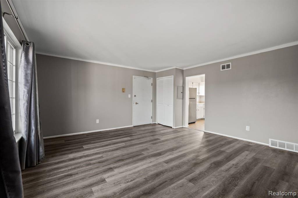 Southfield, MI 48033,25331 SHIAWASSEE Circle 206