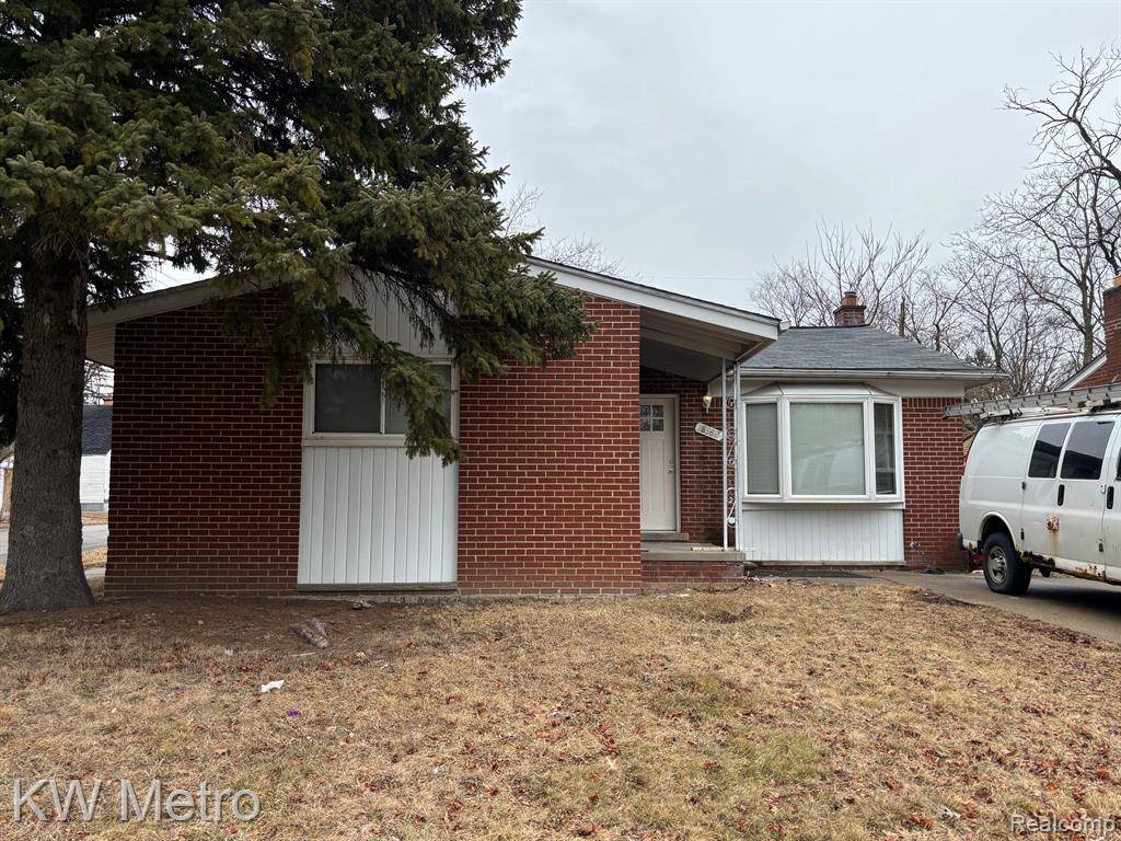 Detroit, MI 48219,18582 BURT Road
