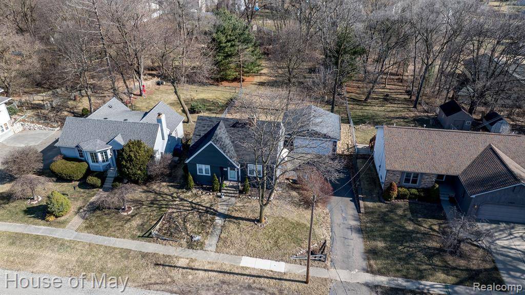 Grand Blanc, MI 48439,11029 WALKER Street