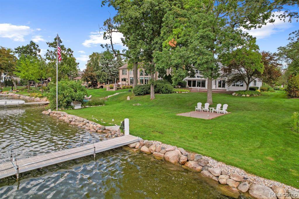 West Bloomfield Twp, MI 48323,3141 INTERLAKEN Street