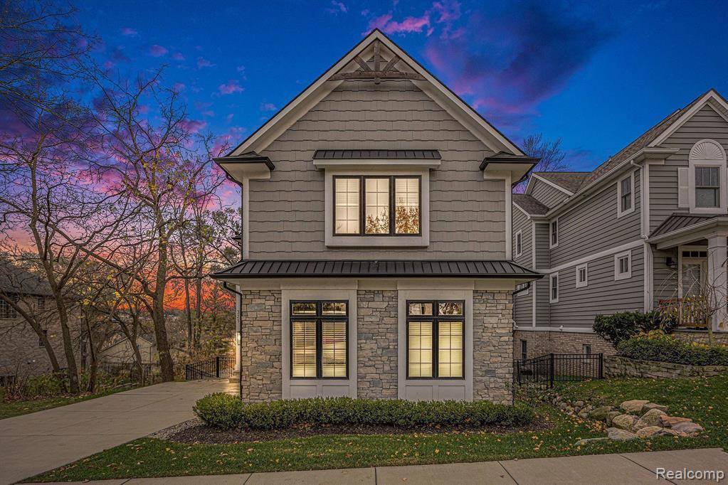 Rochester, MI 48307,321 W 2ND Street