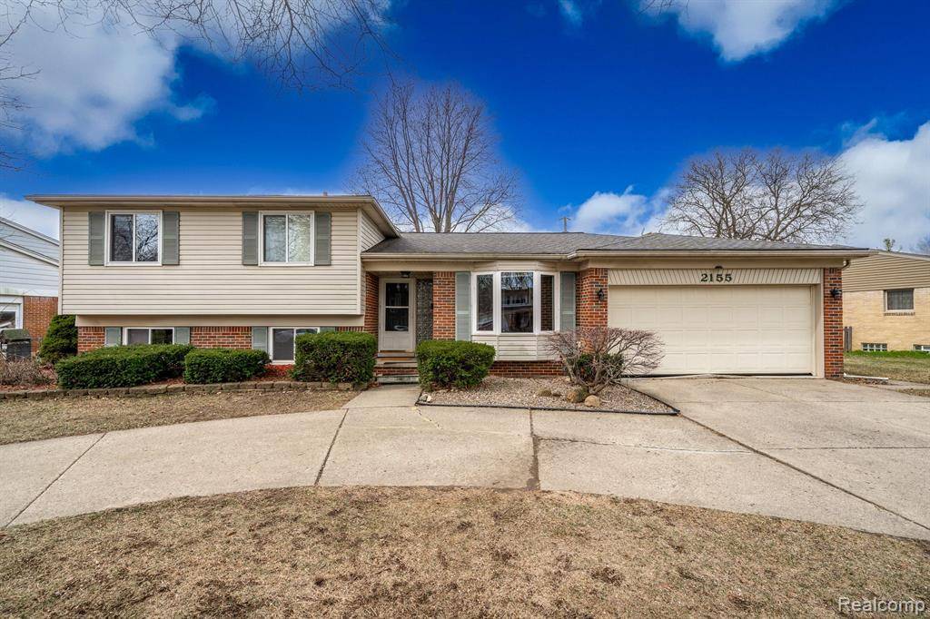 Troy, MI 48085,2155 HILLCRESCENT Drive