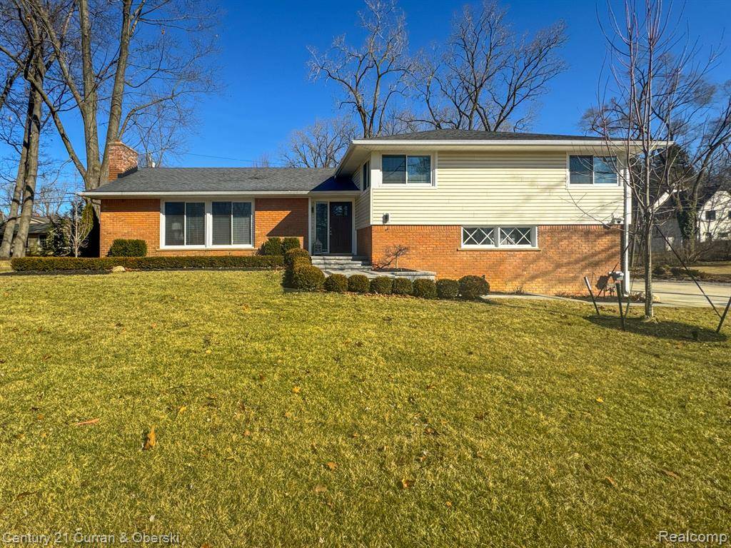 Bloomfield Twp, MI 48304,711 HICKORY HEIGHTS Drive