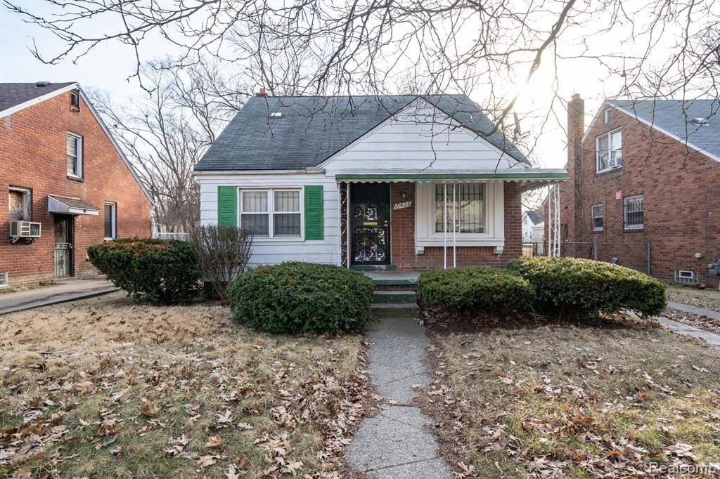 Detroit, MI 48219,19428 GREENVIEW Avenue