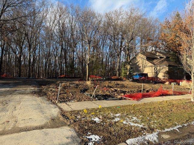 West Bloomfield Twp, MI 48323,6586 TORYBROOKE Circle