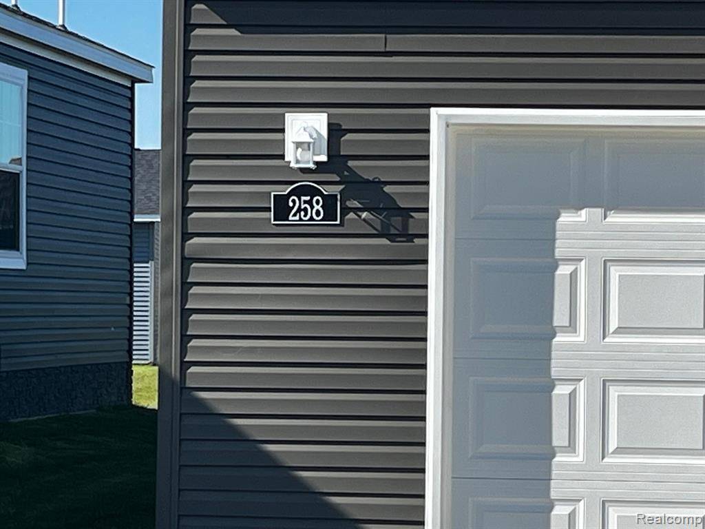 Lapeer Twp, MI 48446,258 RIVIERA Drive
