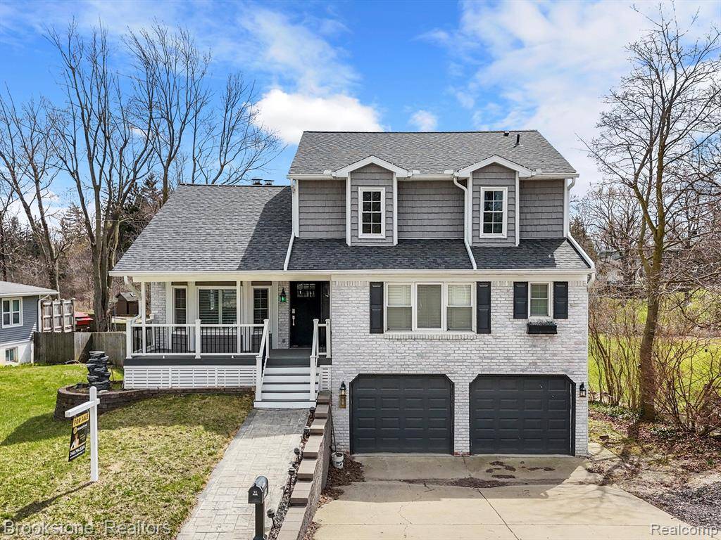 Lake Orion Vlg, MI 48362,576 E FLINT Street