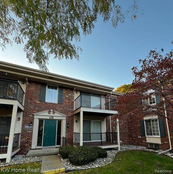 Sterling Heights, MI 48312,12028 15 MILE Road