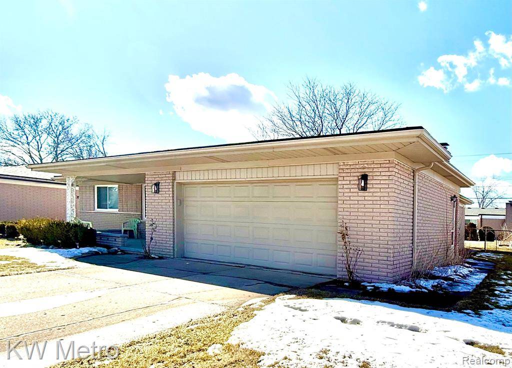 Sterling Heights, MI 48312,34169 DRYDEN Drive