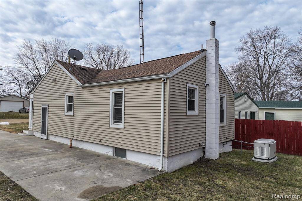 Burton, MI 48529,2395 E BERGIN Avenue