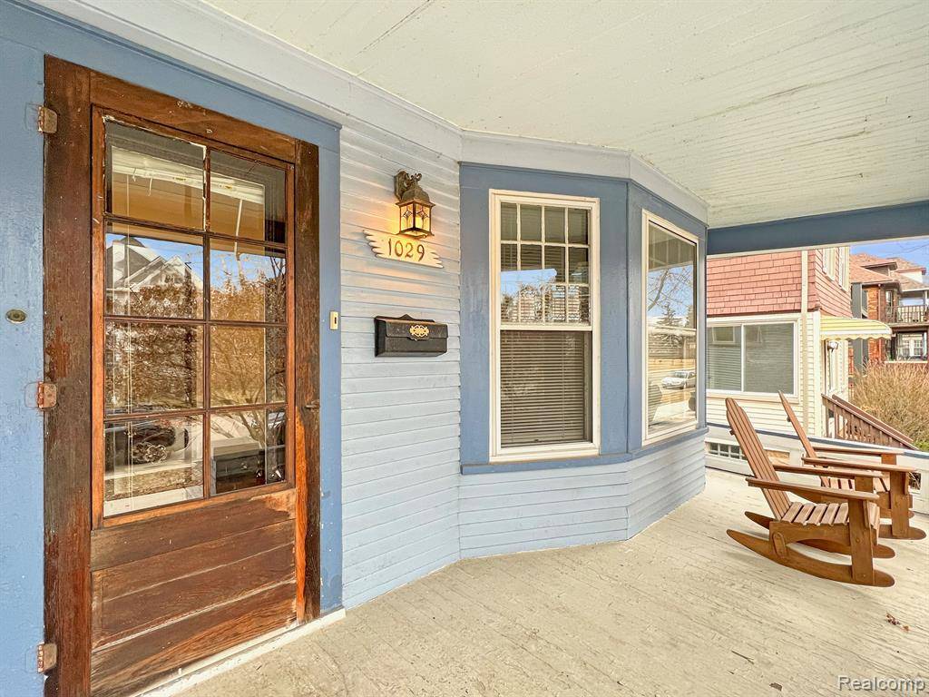 Grosse Pointe Park, MI 48230,1029 LAKEPOINTE Street