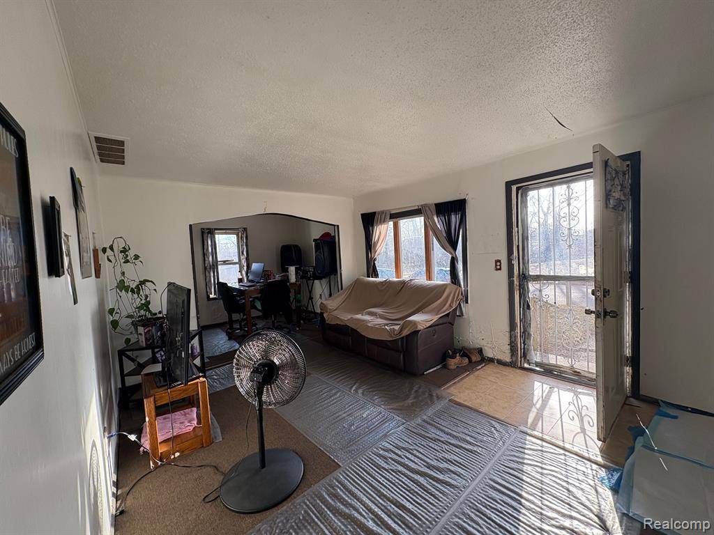 Pontiac, MI 48341,537 HIGHLAND Avenue