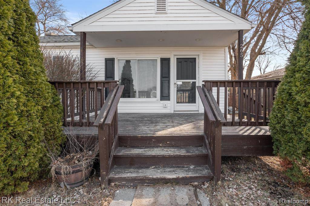 Lake Orion Vlg, MI 48362,265 PERRY Street