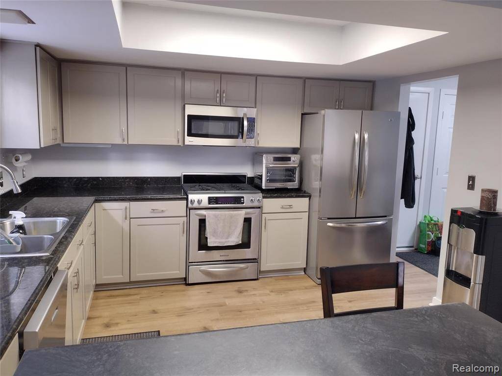 West Bloomfield Twp, MI 48324,2287 FOREST GLEN W