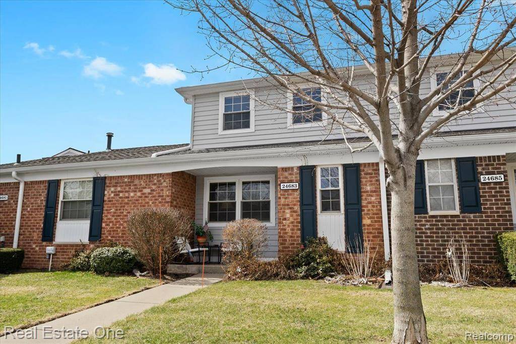 Novi, MI 48375,24683 OLDE ORCHARD Street 33 210