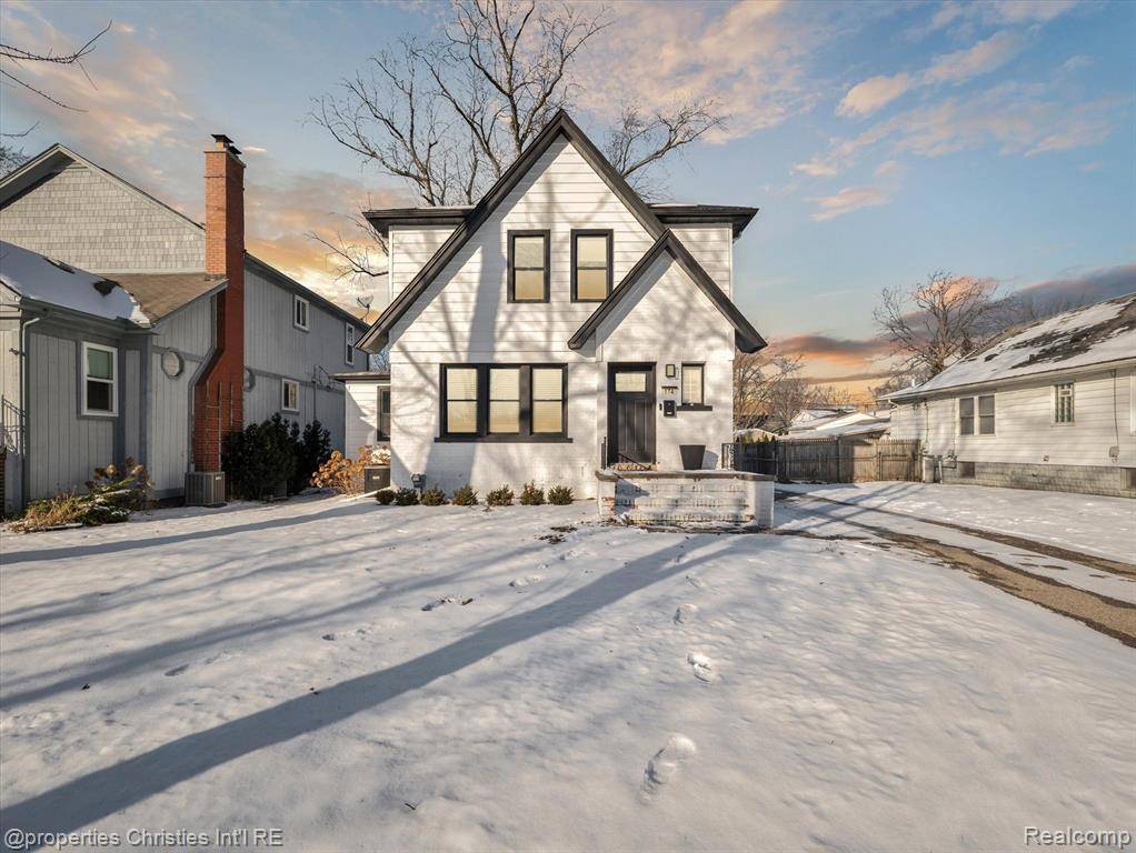 Clawson, MI 48017,174 W BAKER Avenue