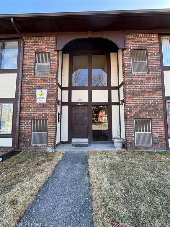 Warren, MI 48091,4961 E 10 MILE Road 8
