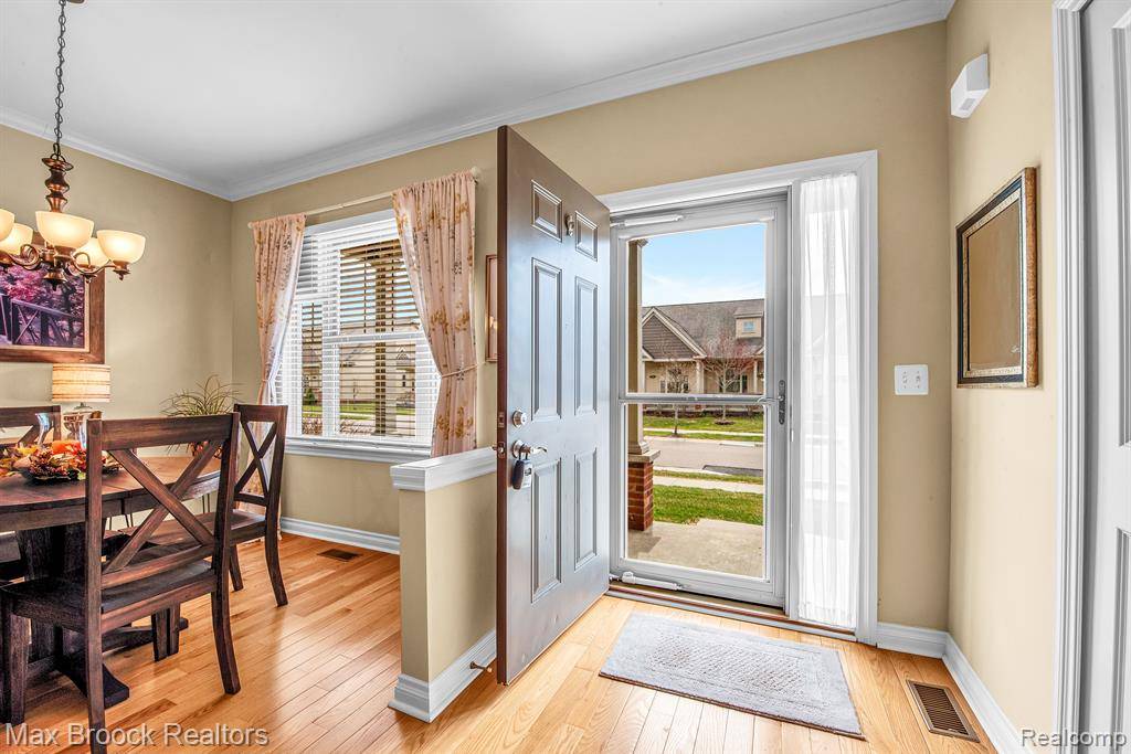 Dexter, MI 48130,259 VICTORIA Drive
