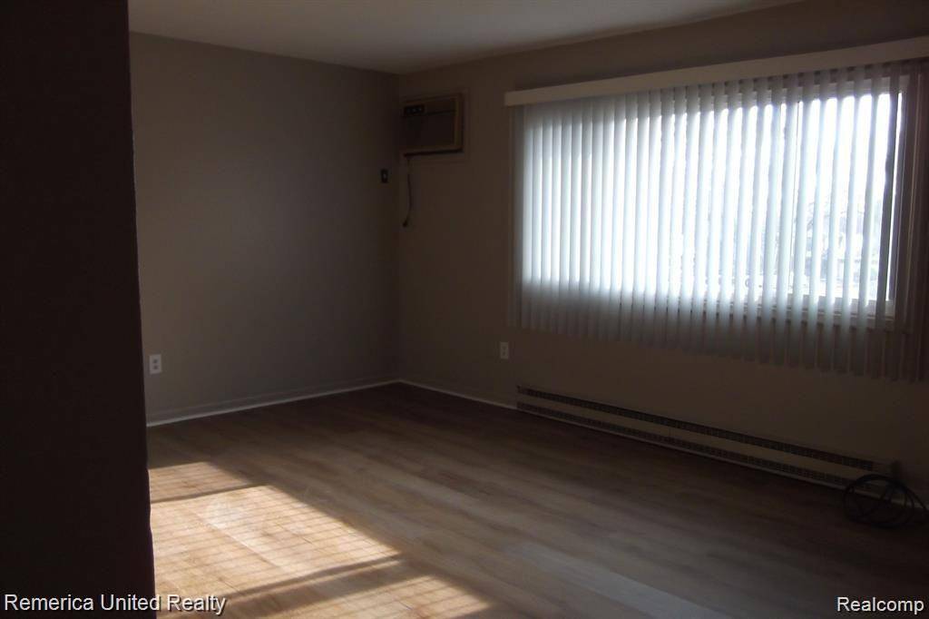 Waterford Twp, MI 48327,7020 VILLA Drive 1