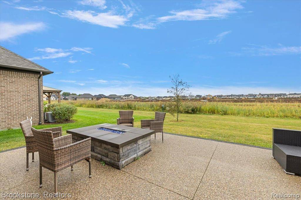 Macomb Twp, MI 48044,49677 MONARCH Drive