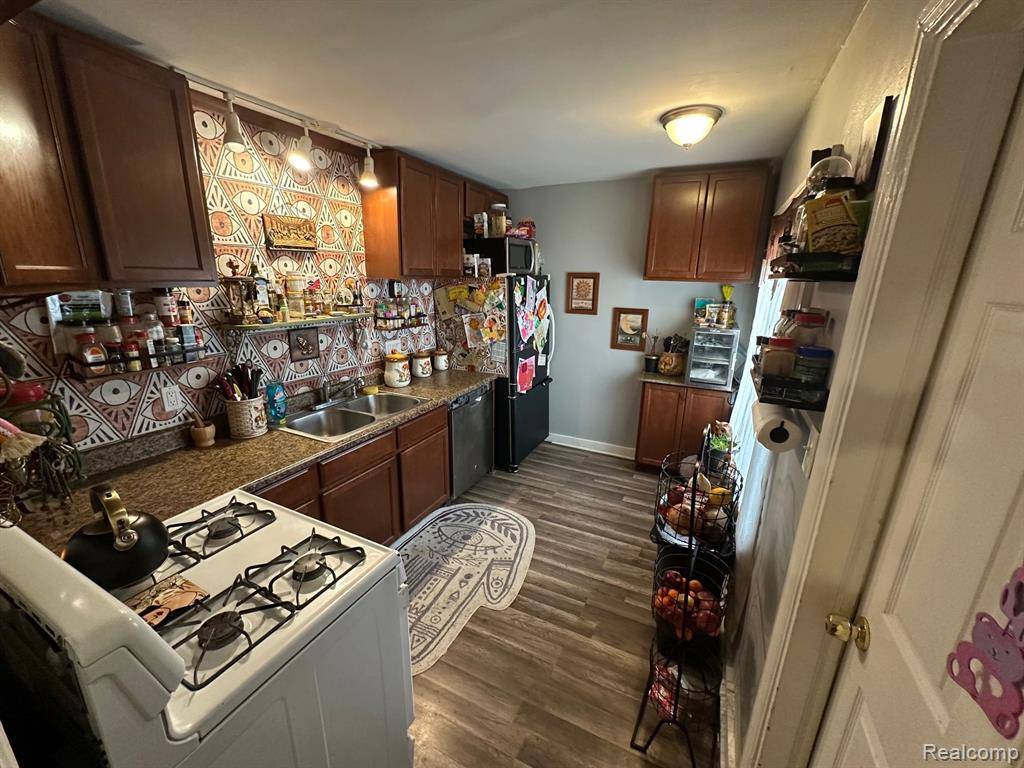 Hazel Park, MI 48030,751 E ELZA Avenue
