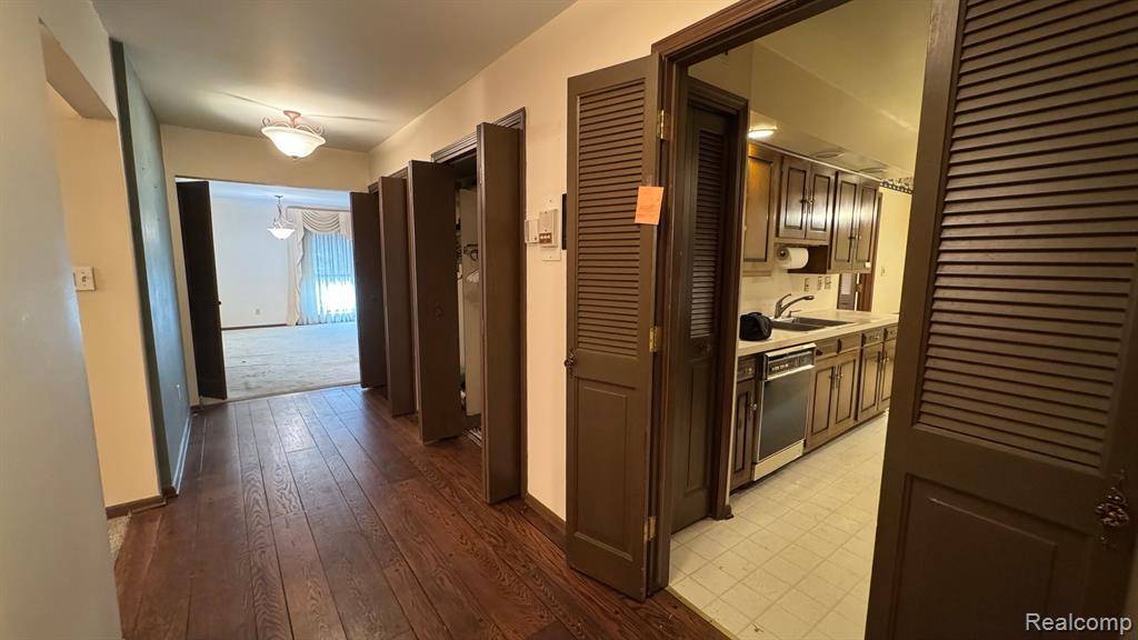 Southfield, MI 48075,25430 SOUTHFIELD Road A104