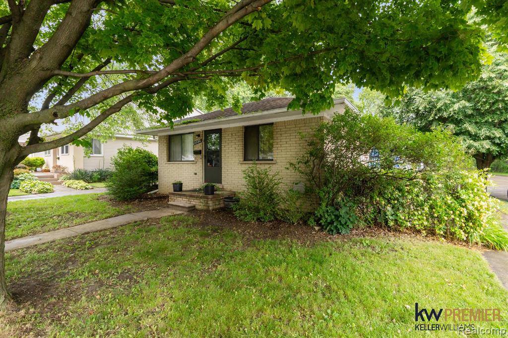 Eastpointe, MI 48021,22180 Boulder Avenue