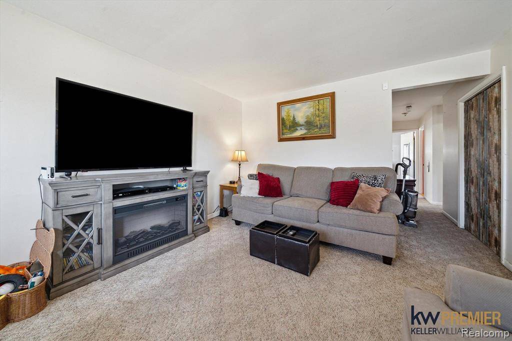 Eastpointe, MI 48021,22180 Boulder Avenue