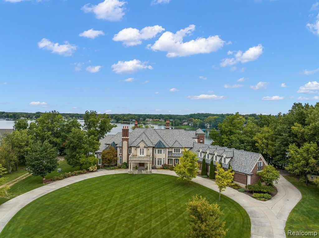 Goodrich Vlg, MI 48438,10399 LAKESHORE Drive E
