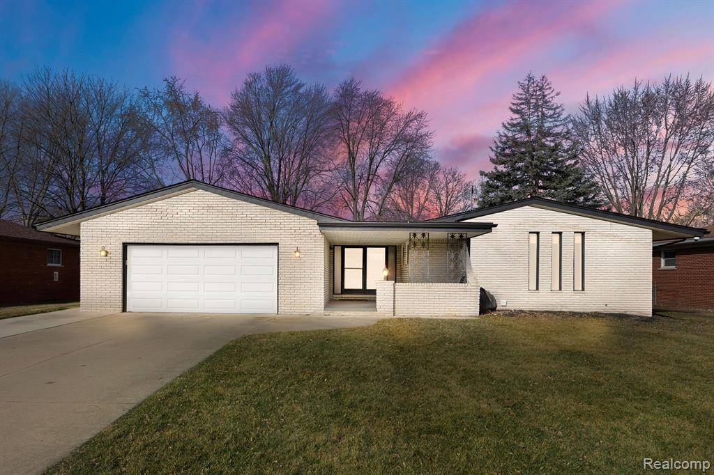 Sterling Heights, MI 48312,38233 MEDVILLE Drive