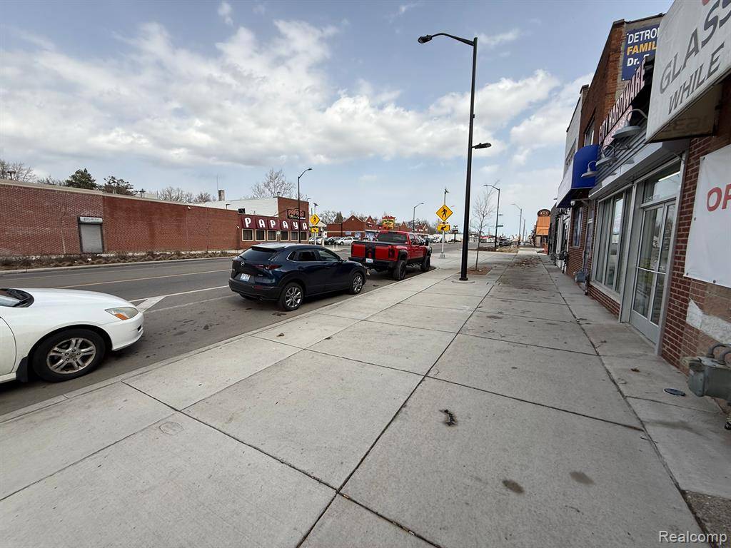 Detroit, MI 48228,16325 W WARREN Avenue